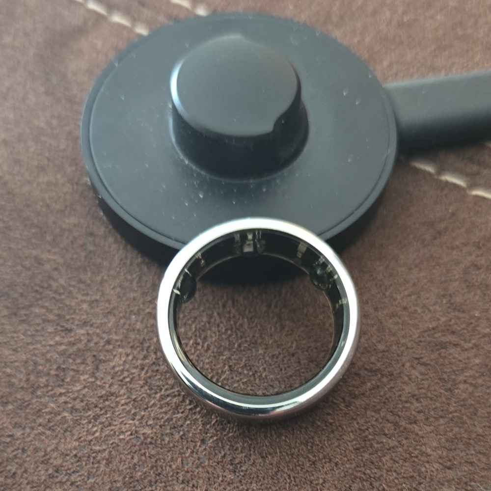 Oura Black Ring Charger